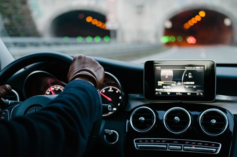 Advanced Driving Skills: From Basics to Expert Maneuvers