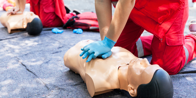 Standard / Intermediate First Aid CPR