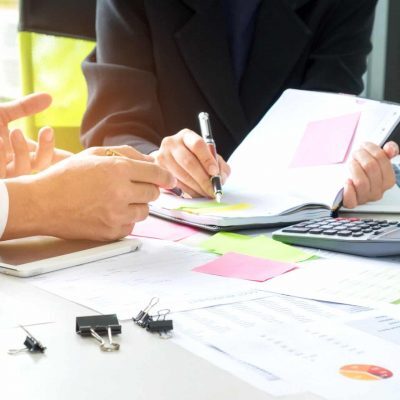 executives-are-instructing-secretaries-to-take-notes-concept-ima-ot3d0e76c6y02xjbz13tn2q7601ivlim4iuuj97jj4